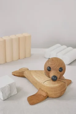 Spring Copenhagen Anaana seal decoration 17 cm, Oak Beige Best