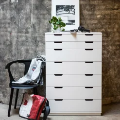 Mavis Aoko chest of 4 drawers, lacquer White New