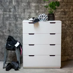Mavis Aoko chest of 4 drawers, lacquer White New