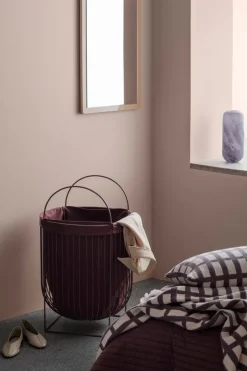 Broste Copenhagen Arild laundry basket, Puce Aubergine Red Online