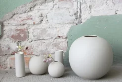 Cooee Design Ball vase sand, 8 cm Beige