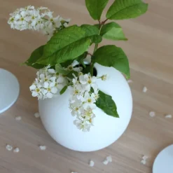 Cooee Design Ball vase , 8 cm White Hot