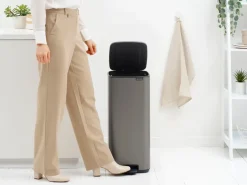 Brabantia Bo pedal bin 30 L, Platinum Grey Clearance