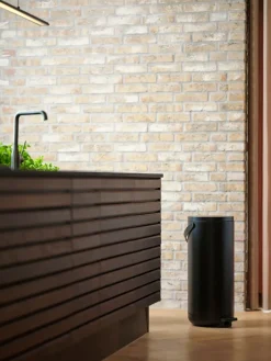Zone Denmark Circular pedal bin 35 L, Svart Black Clearance