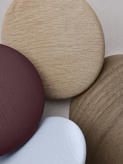 Muuto Dots wood hook dark stained , Ø9 cm Brown Outlet