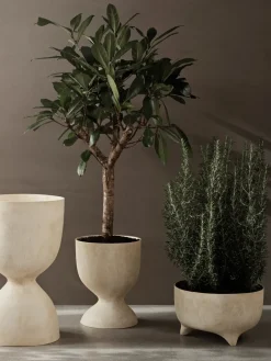 Ferm Living Evoke flower pot 70 cm, Warm Sand Beige Hot