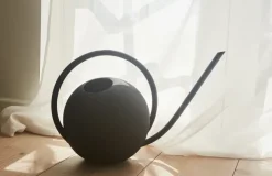 AYTM Globe watering can 34 cm, Black