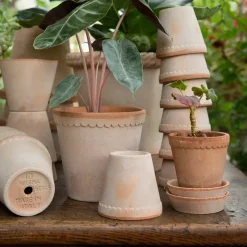 Bergs Potter Helena flower pot Ø10 cm, Pink Hot
