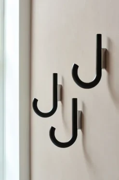 Gejst Hook hook 19 cm, stained oak-chrome Black Hot