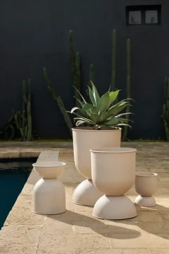 Ferm Living Hourglass flower pot extra small Ø21 cm, Cashmere Beige Discount