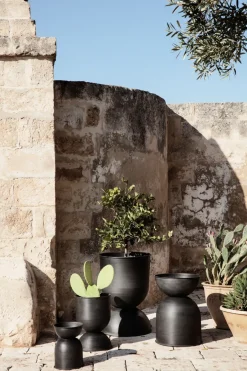 Ferm Living Hourglass flower pot large Ø50 cm, -dark grey Black Sale