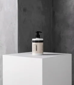 Humdakin hand cream 300 ml, Chamomile & sea buckthorn TransparentBlack Hot