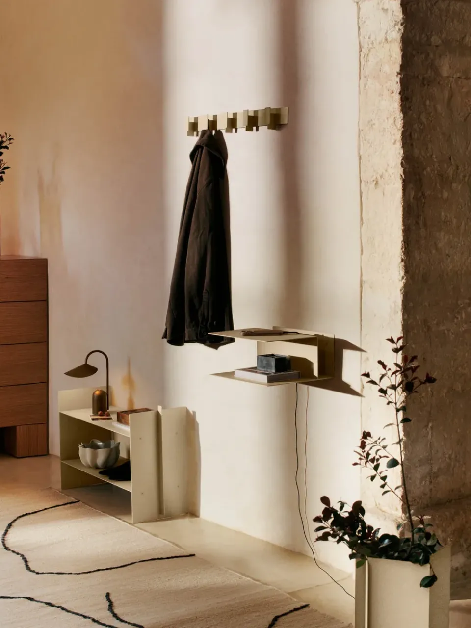 Ferm Living Lager clothes hanger 71 cm, Cashmere Beige Online