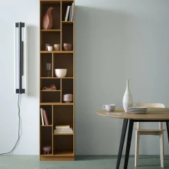 Montana Loom bookshelf, Nordic 09, incl. 3 cm base Grey