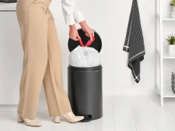 Brabantia New Icon pedal bin 20 liter, Confident Grey New