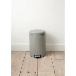 Brabantia New Icon pedal bin 20 liter, Mineral concrete Grey Hot