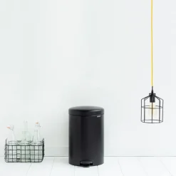Brabantia New Icon pedal bin 20 liter, matte Black Outlet
