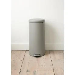 Brabantia New Icon pedal bin 30 liter, Mineral concrete Grey Hot