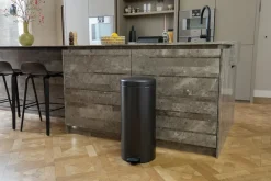 Brabantia New Icon pedal bin 30 liter, Confident Grey