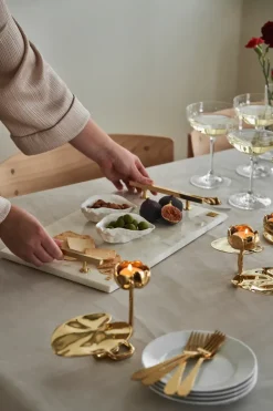 Hilke Collection Ninfea No.2 candlestick, Brass Gold-coloured Outlet