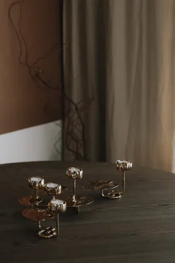 Hilke Collection Ninfea No.2 candlestick, Brass Gold-coloured Outlet