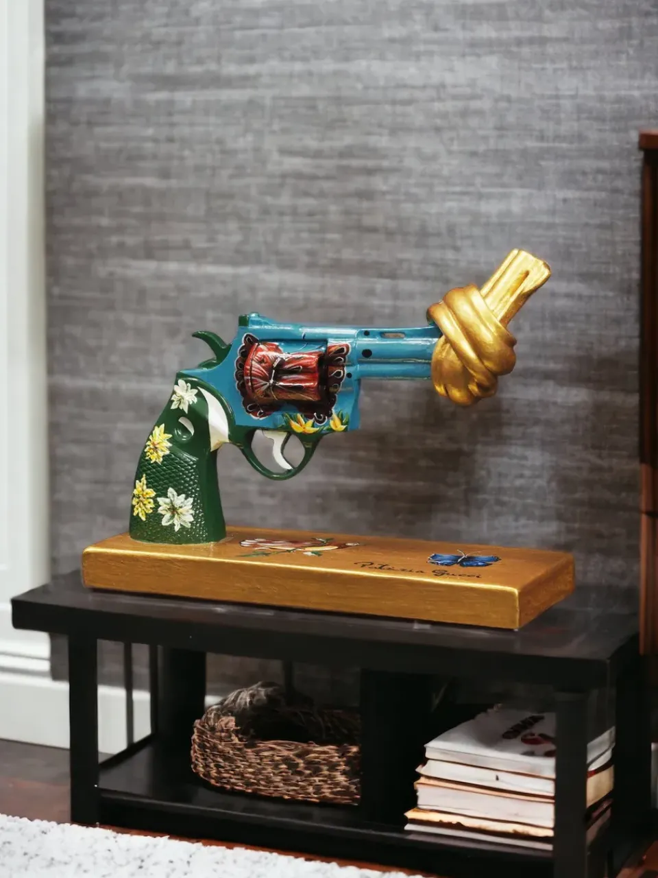 Non Violence P Gucci for Peace decoration 30 cm, Multi Hot
