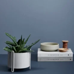 Woud Pidestall flower pot small Ø15 cm, Grey New