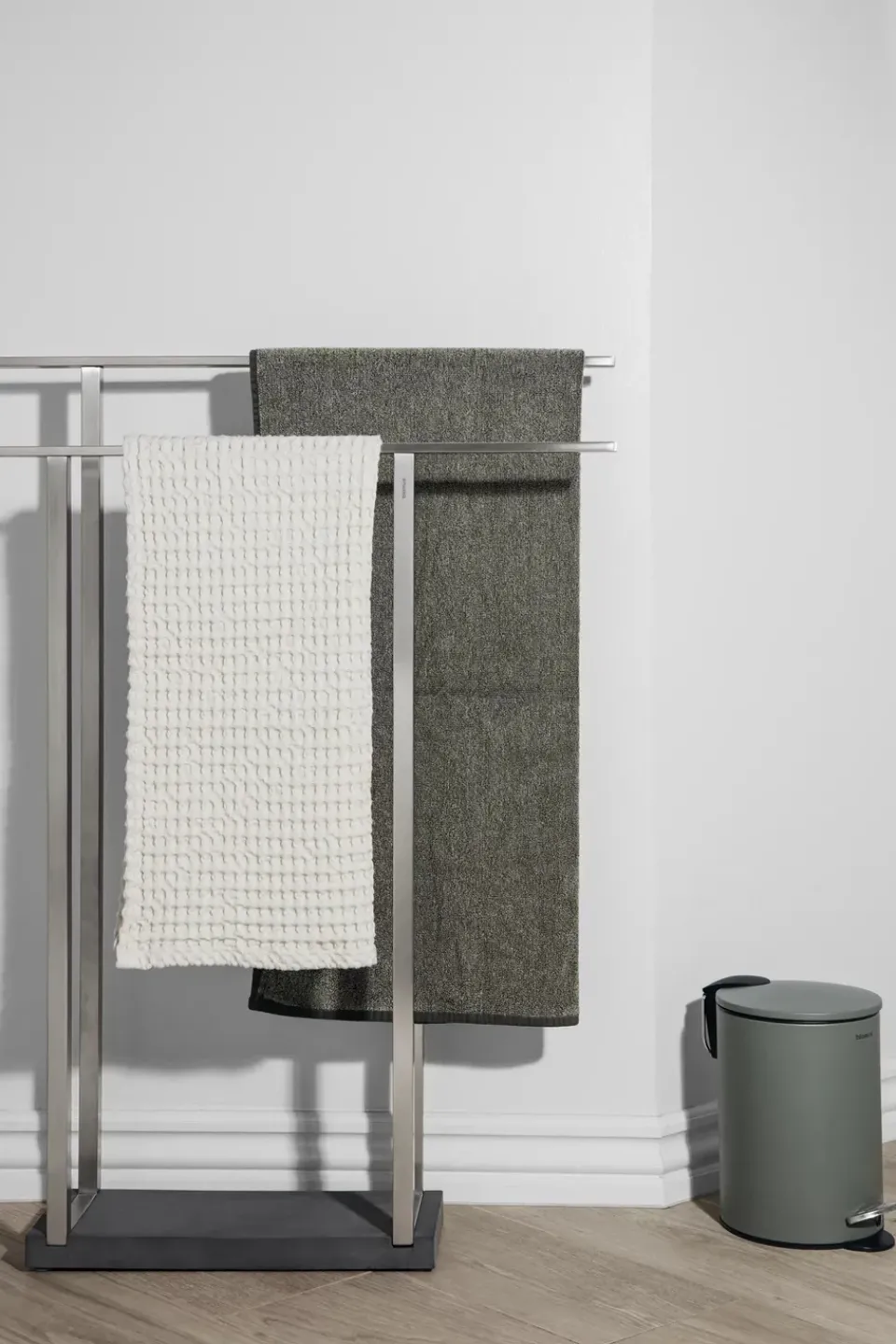 Blomus Tubo pedal bin 3 L, Taupe Brown Outlet