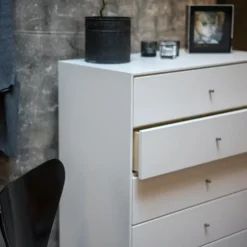 Mavis Volt chest of 5 drawers , Details in stainless steel White Online