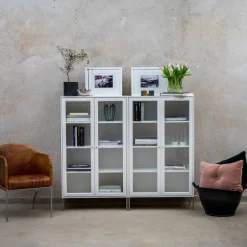 Mavis Volt display cabinet 190 cm lacquer, Details in stainless steel White Clearance